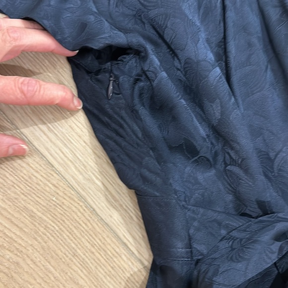 Women’s Marc Jacobs XS cap sleeve, tie back dressto knee. Like new. 100% silk - Picture 7 of 7